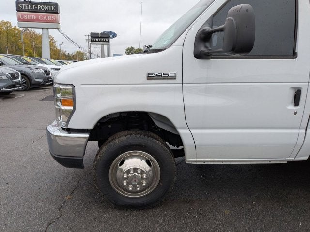 2019 Ford E-450SD Base