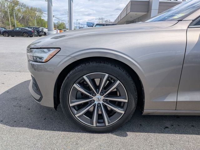 2021 Volvo S60 T6 Momentum