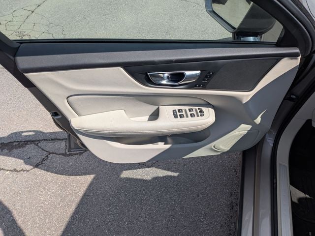 2021 Volvo S60 T6 Momentum